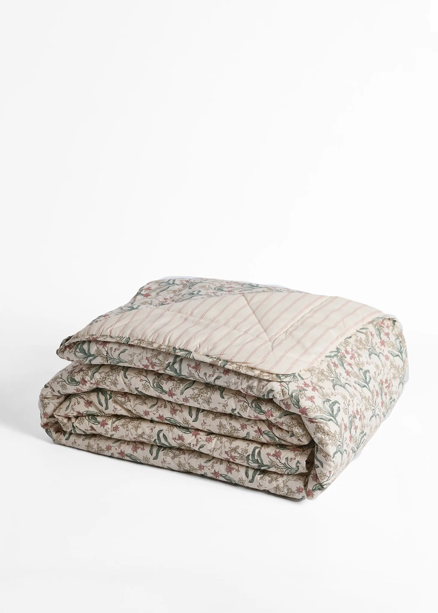 Foxford Romantic Blossom Quilted Blanket